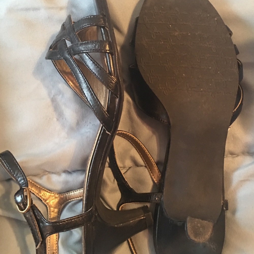 Dress sandal pump